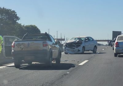 Motorista passa mal e causa acidente na Rodovia Comandante João Ribeiro de Barros em Marília