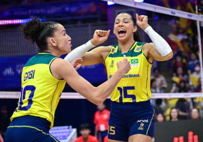 Vôlei: O Brasil derrota a Tailândia e avança para as semifinais da Liga das Nações.